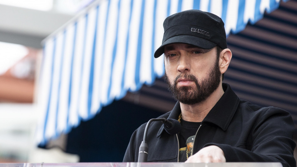 Eminem lancia il singolo Temporary e annuncia, 'sar&ograve; nonno'