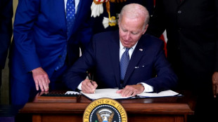Biden promulga su plan de inversi&oacute;n sobre el clima y la salud
