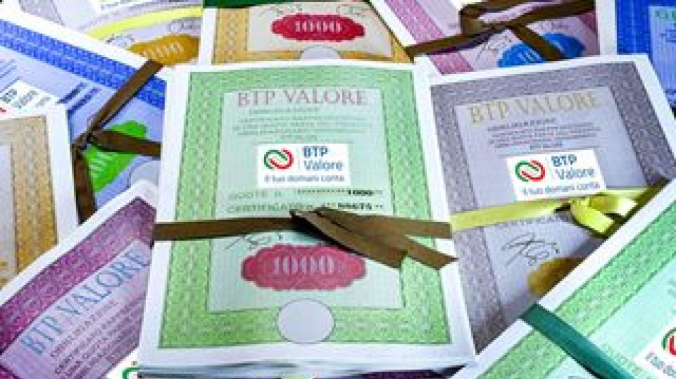 Mef colloca titoli stato per 7,75 miliardi, calo rendimenti per Btp