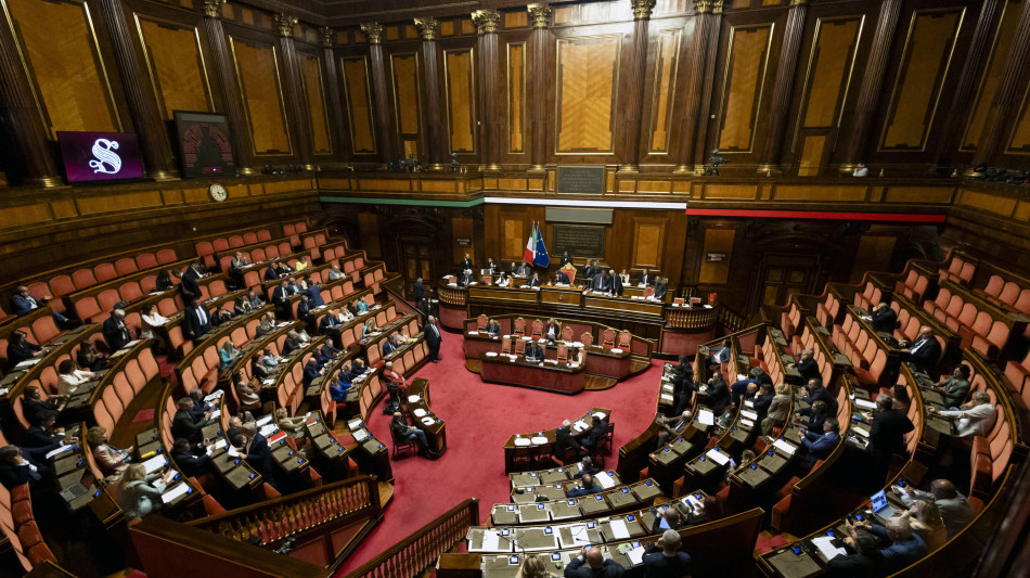 La maggioranza lima la manovra, aperture sui dividendi