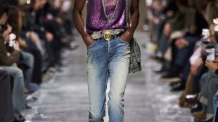 I moderni flaneur di Jonathan Anderson per Dior in passerella a Parigi