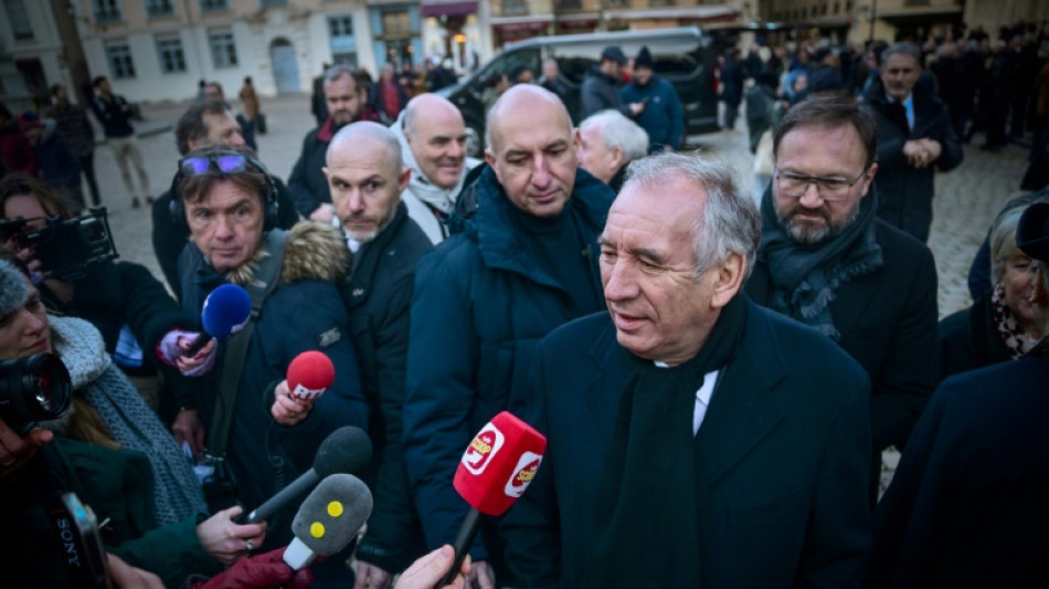 El nuevo primer ministro franc&eacute;s se enfrenta al primer momento clave para la supervivencia de su gobierno