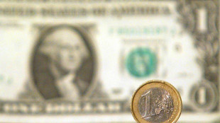 L'euro &egrave; in calo, scambiato a 1,1533 dollari
