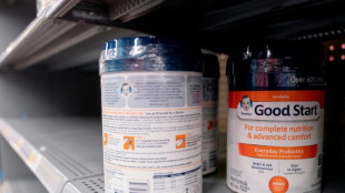 Falta de competencia atiz&oacute; la escasez de leche en polvo para beb&eacute;s en EEUU