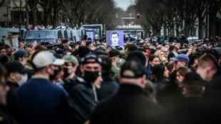 Hunderte versammeln sich zu Gedenkmarsch f&uuml;r ultrarechten Aktivisten in Lyon