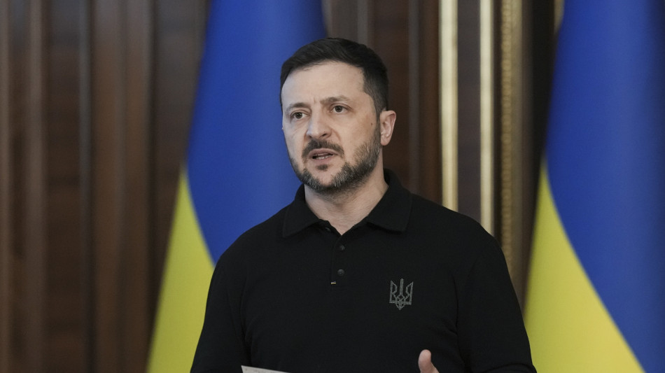 Zelensky, Mosca ha violato la tregua pi&ugrave; di 2.000 volte