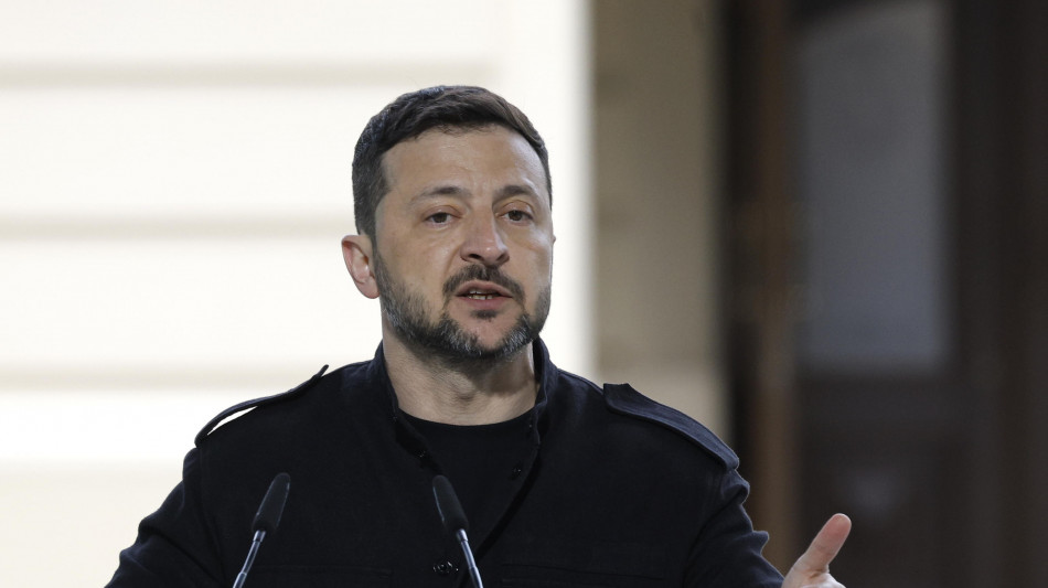 Zelensky, pronto al dialogo ma Mosca si impegni per una tregua