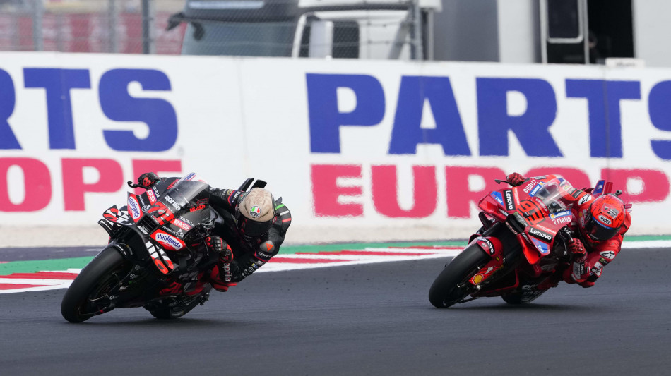 Marc Marquez cade, microfrattura alla clavicola destra