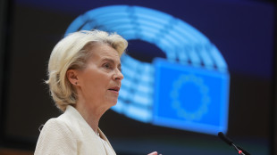 Ue, deficit Italia al 3% quest'anno, Pil limato a +0,4%