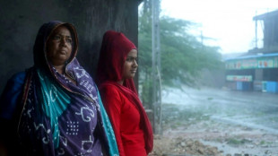 El cicl&oacute;n Biparjoy deja una estela de destrucci&oacute;n a su paso por la costa de India