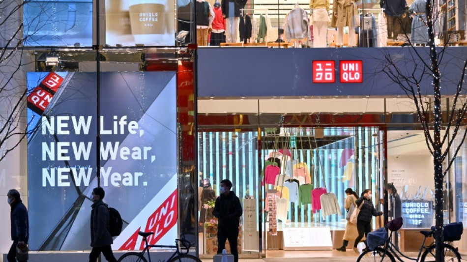 La marca textil japonesa Uniqlo no prev&eacute; por ahora suspender sus actividades en Rusia