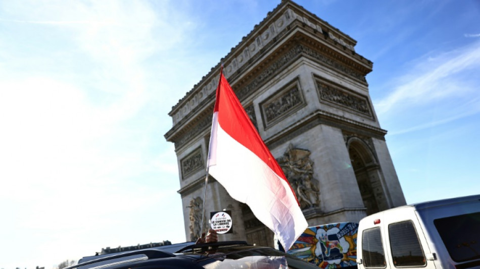 Hunderte Teilnehmer von Pariser Protestkonvoi machen sich auf den Weg nach Br&uuml;ssel