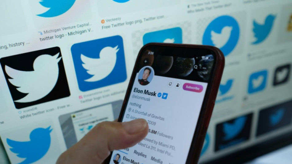 Twitter: des badges bleus de certification impos&eacute;s sans consentement