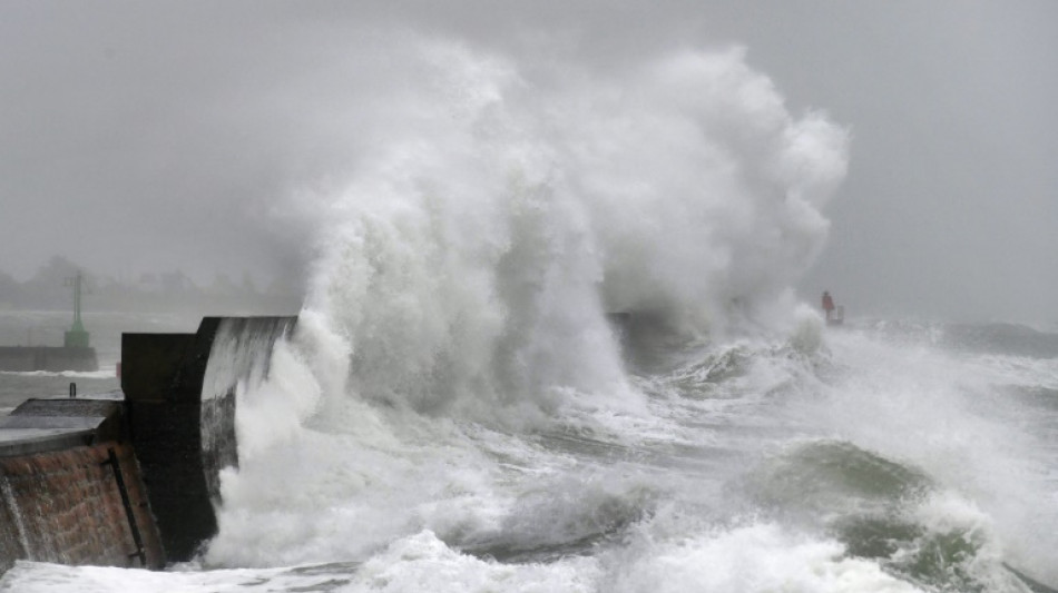 Avis de temp&ecirc;te: 11 d&eacute;partements du nord-ouest et du sud-est en vigilance orange vent
