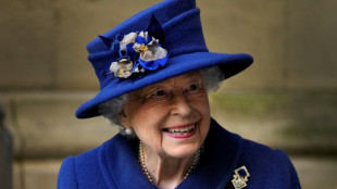 Souffrant de sympt&ocirc;mes "l&eacute;gers" du Covid-19, Elizabeth II annule des engagements