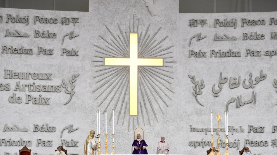 Il Papa, basta attacchi in Libano, lotta armata non aiuta