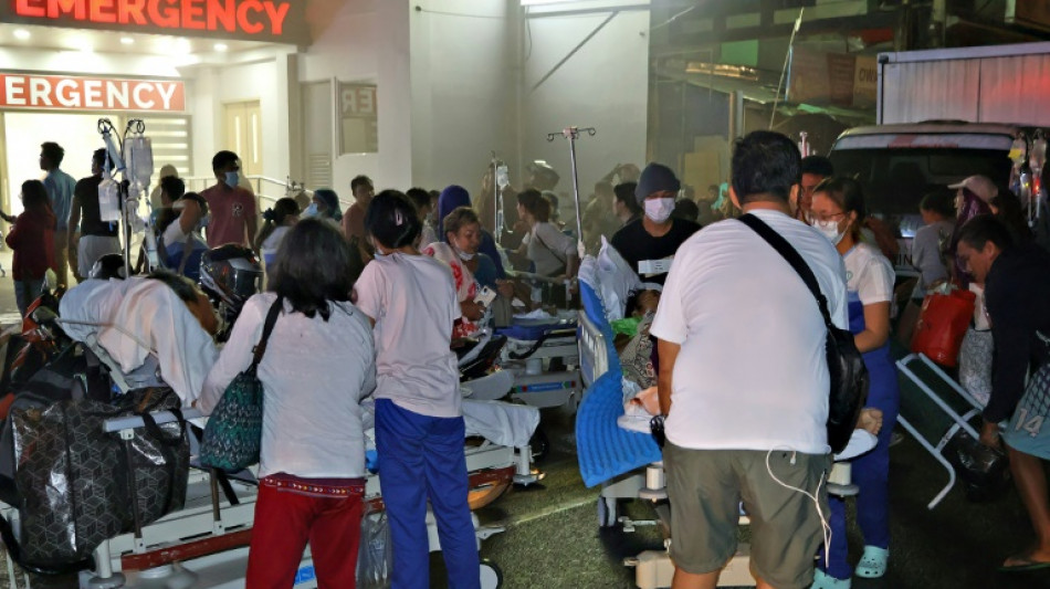 N&uacute;mero de mortos em terremoto nas Filipinas sobe para tr&ecirc;s