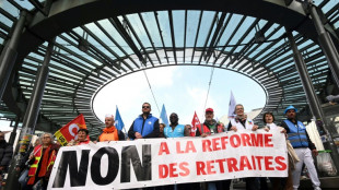 Un 1er mai "unitaire" et "combatif" contre la r&eacute;forme des retraites, tensions dans plusieurs villes