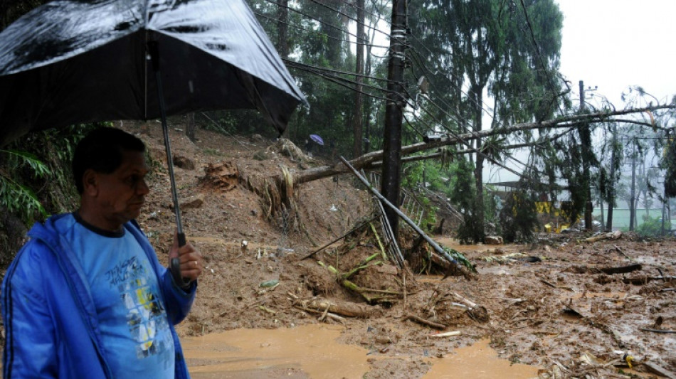 Suben a 18 los muertos por el temporal en una regi&oacute;n serrana de Rio de Janeiro