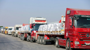 Israel anuncia pausa parcial dos confrontos em Gaza e primeiros caminhões com ajuda cruzam a fronteira