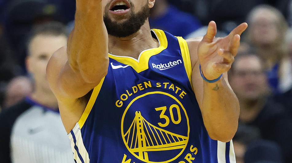 Nba: super Curry stende gli Spurs, Detroit vince ancora