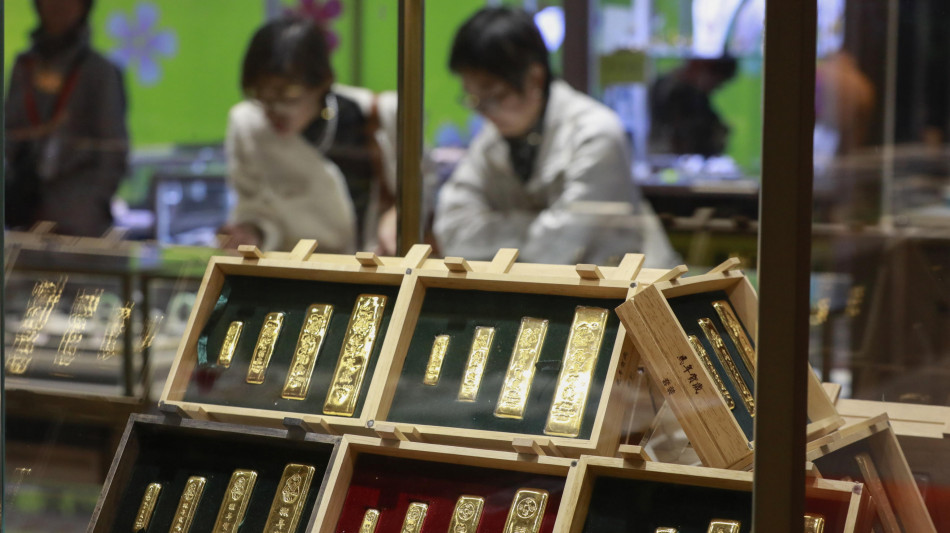 Sale il prezzo dell'oro, spot a 4.183 dollari l'oncia
