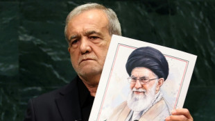 El presidente de Ir&aacute;n advierte a Trump que su pa&iacute;s nunca "se arrodillar&aacute;"