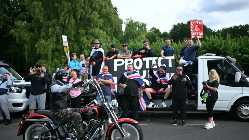 La crainte d'un nouvel embrasement au Royaume-Uni, un an après les émeutes anti-migrants