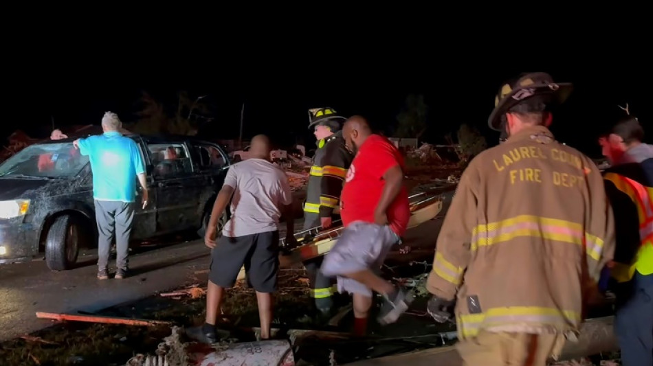 M&aacute;s de 20 muertos en EEUU por intensos tornados