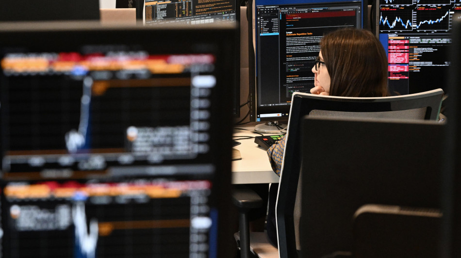 Lo spread tra Btp e Bund apre poco mosso a 119 punti