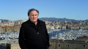 Depardieu: c&eacute;l&eacute;brit&eacute;s en soutien, associations et f&eacute;ministes scandalis&eacute;es