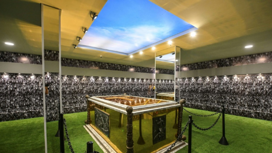 Mausol&eacute;u de Pel&eacute; &eacute; aberto ao p&uacute;blico em Santos