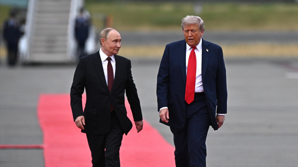 Cremlino, 'non &egrave; ancora in programma telefonata Putin-Trump'