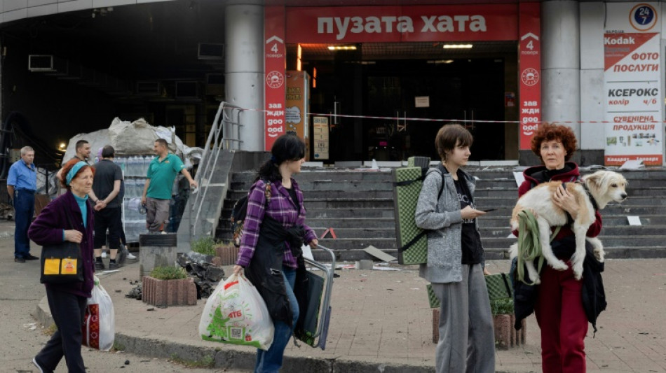 Ataques russos com drones e mísseis deixam dois mortos em Kiev