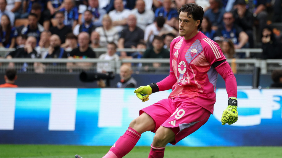 Roma ok con Unipomezia, Svilar "puntiamo la Champions"