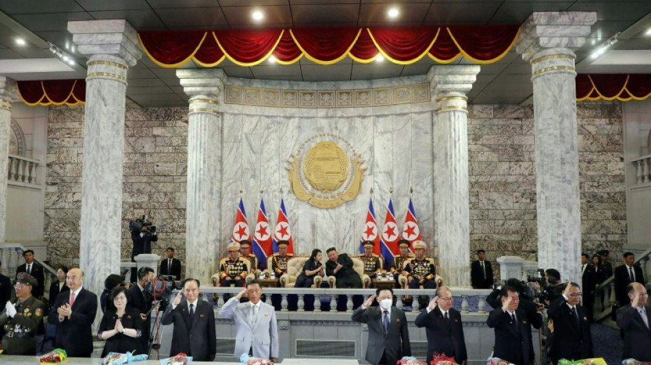 Des d&eacute;l&eacute;gations russe et chinoise &agrave; un d&eacute;fil&eacute; en Cor&eacute;e du Nord