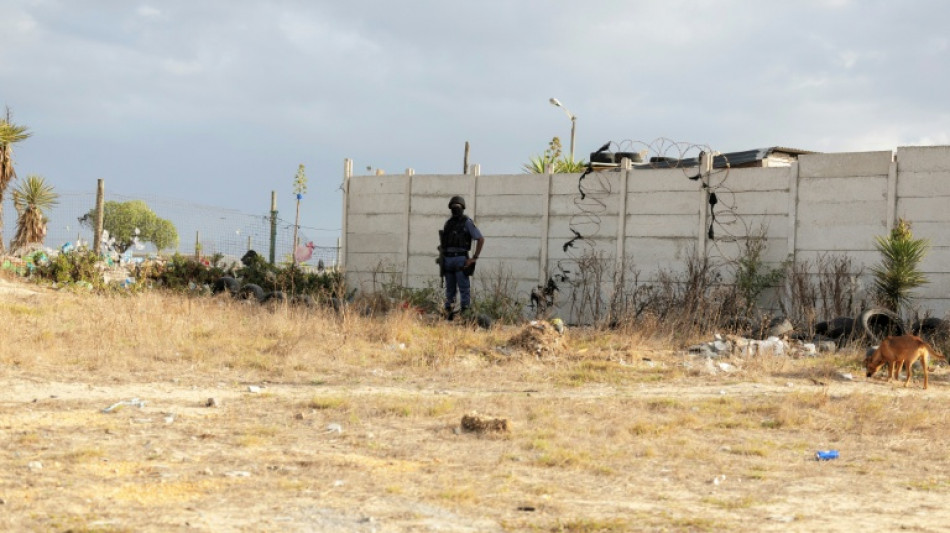 Sud&aacute;frica prev&eacute; desplegar al ej&eacute;rcito durante un a&ntilde;o frente al crimen organizado