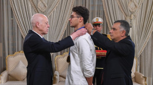 Presidente Tunisia premia campione del mondo di nuoto Jaouadi