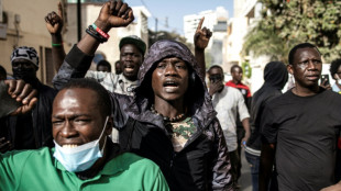 Crise au S&eacute;n&eacute;gal: l'opposition crie au "coup d'Etat constitutionnel" mais accuse le coup