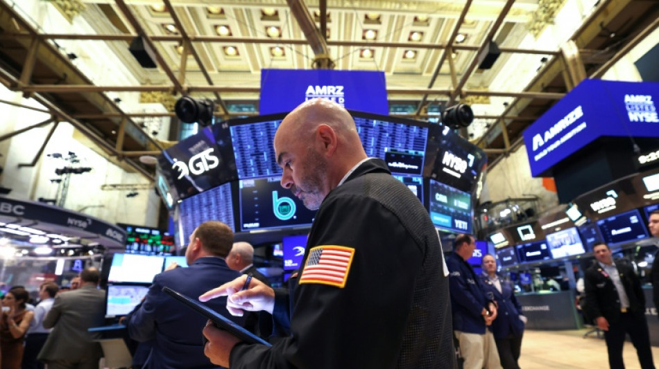 Wall Street sans entrain face aux pressions commerciales de Trump