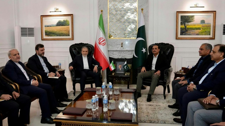 Ministro das Rela&ccedil;&otilde;es Exteriores do Ir&atilde; viaja a Moscou ap&oacute;s reuni&otilde;es em Paquist&atilde;o e Om&atilde;