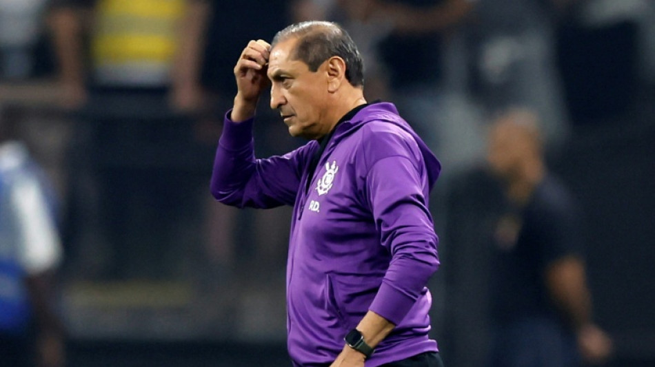 Corinthians demite t&eacute;cnico Ram&oacute;n D&iacute;az 