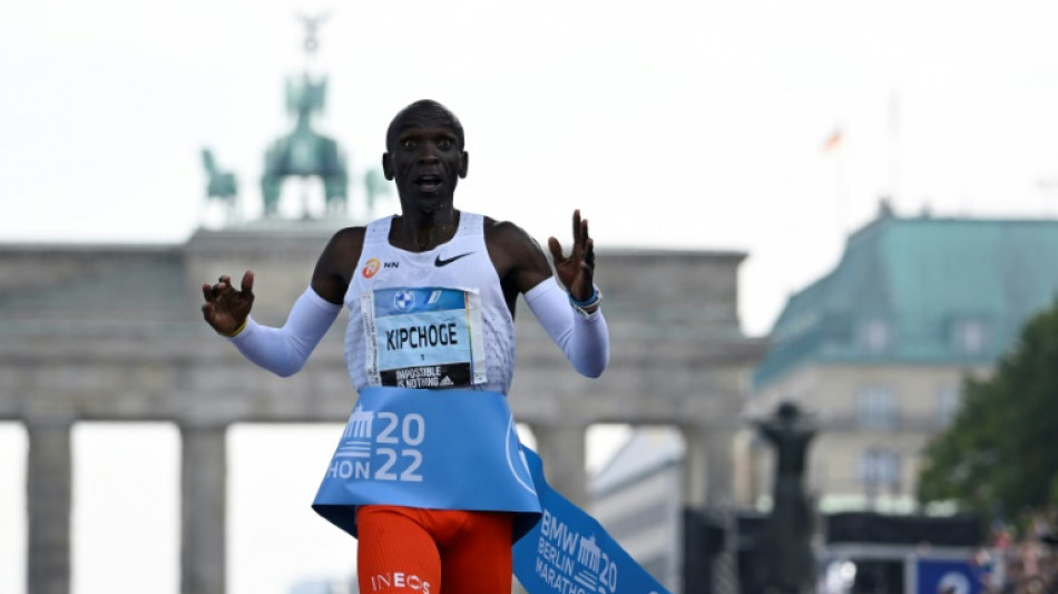 Marathon de Berlin: l'&eacute;ternel Kipchoge pulv&eacute;rise son record du monde