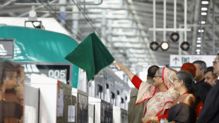 Banglad&eacute;s inaugura la primera l&iacute;nea de metro en su capital asfixiada  