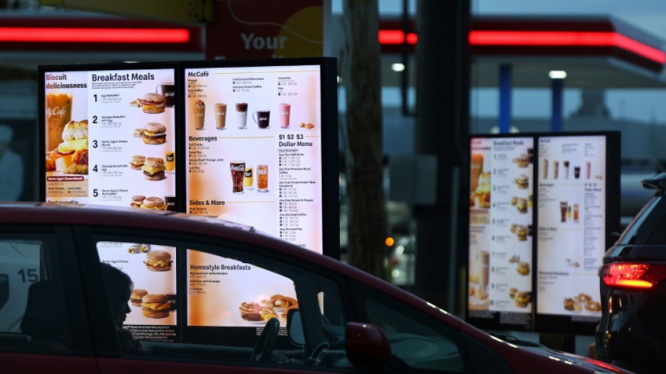 Hagen: Betrunkener Autofahrer schl&auml;ft in Warteschlange vor Drive-In-Schalter ein