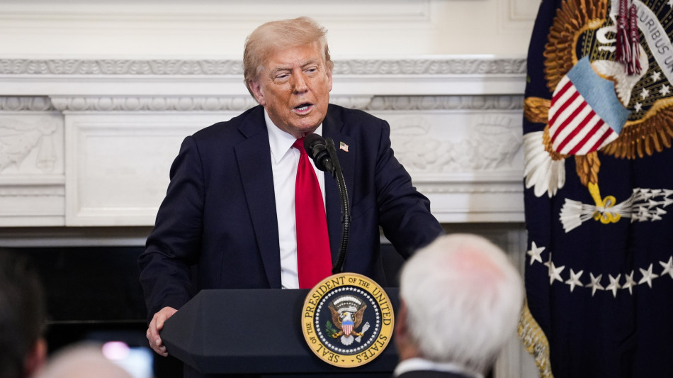 Trump, l'inflazione &egrave; bassa, Fed tagli i tassi di tre punti