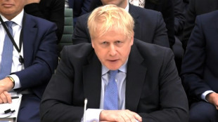 "Partygate": les d&eacute;put&eacute;s valident un rapport accablant contre Boris Johnson