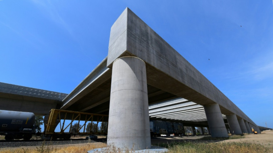 Califórnia processa governo dos EUA por cancelamento de verba para trem de alta velocidade