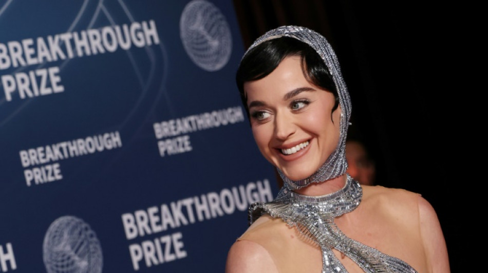 Katy Perry set to roar into space on all-female flight