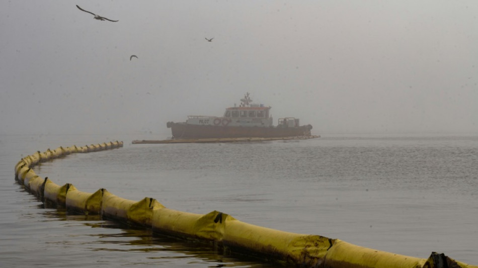 Per&uacute; declara "emergencia ambiental" a zona costera afectada por derrame petrolero